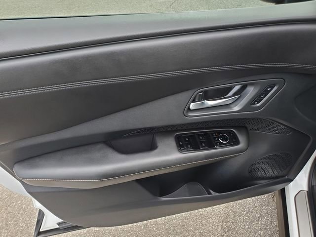 Certified 2023 Nissan Ariya FWD image 18