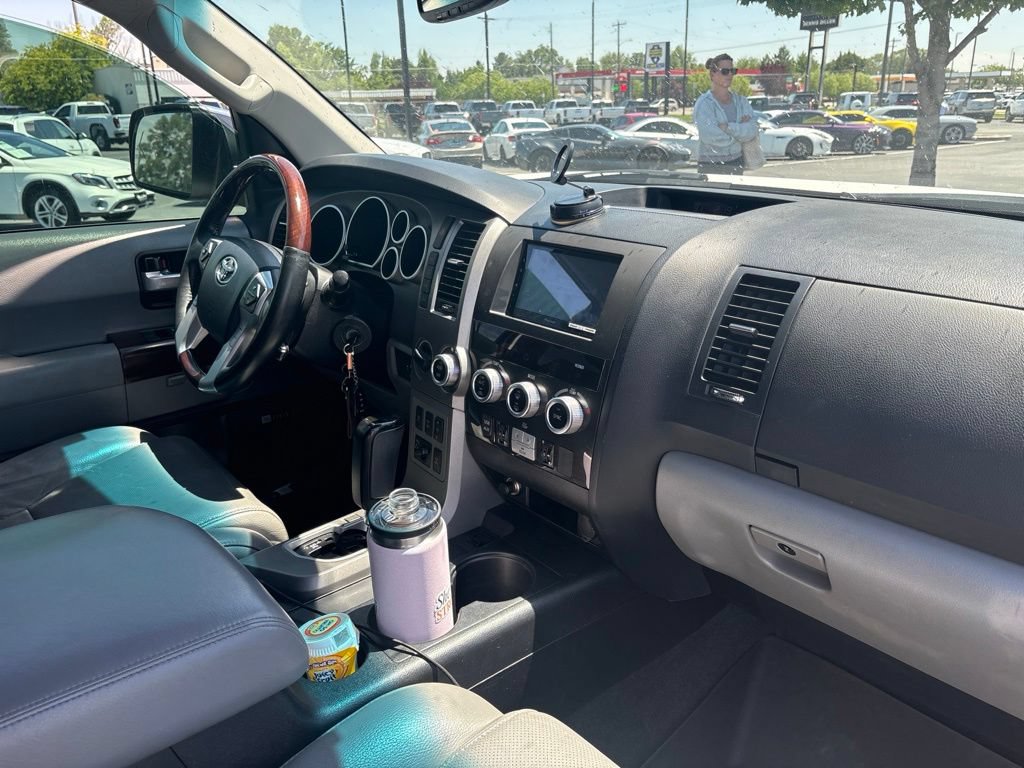 Used 2015 Toyota Sequoia Platinum AWD/4WD image 20