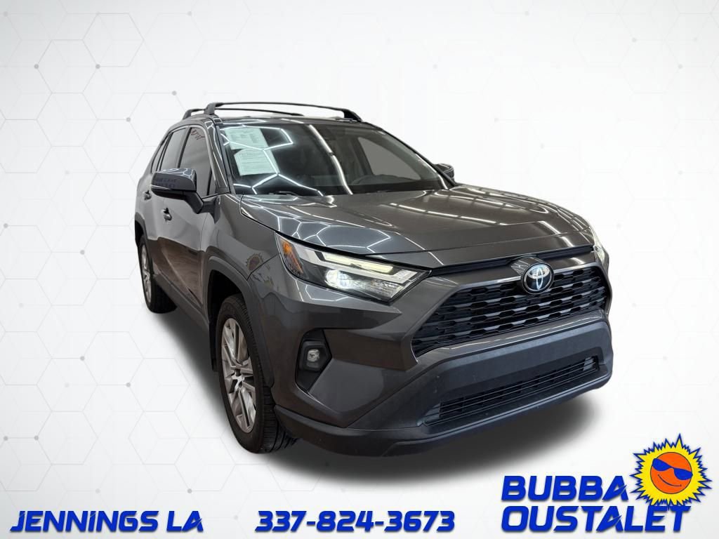 Used 2022 Toyota RAV4 XLE Premium image 8