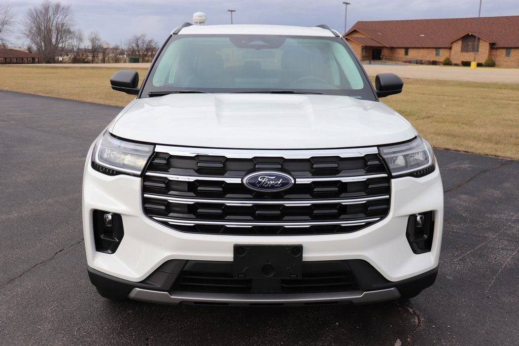 New 2026 Ford Explorer Active w/ Active Comfort Package image 2