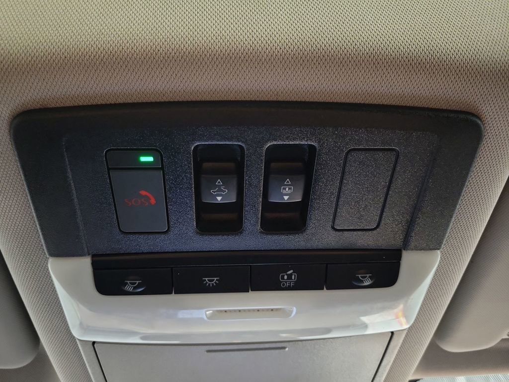 Used 2021 Nissan Rogue Platinum image 22