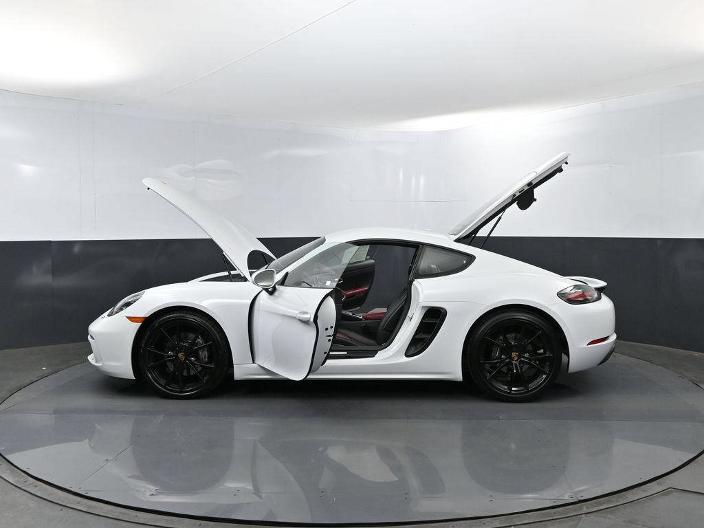 Used 2022 Porsche 718 Cayman w/ Premium Package RWD image 31