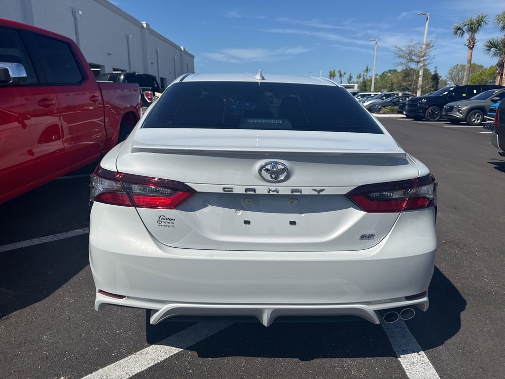 Used 2023 Toyota Camry SE FWD image 5