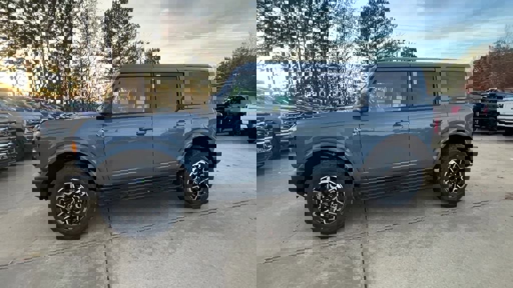 New 2025 Ford Bronco Outer Banks image 3