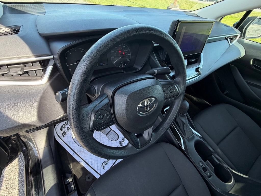 Used 2023 Toyota Corolla LE FWD image 12