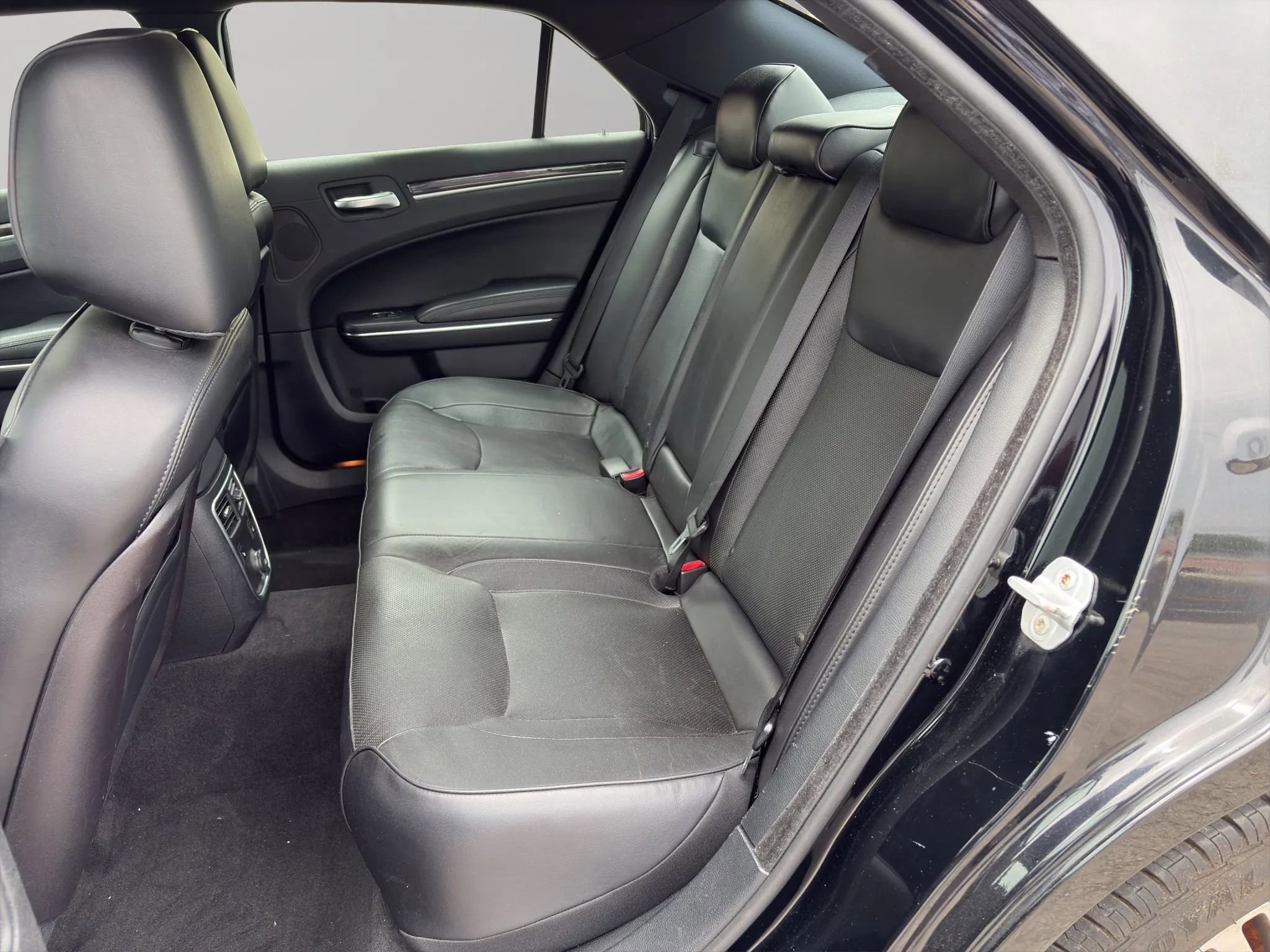Used 2012 Chrysler 300 C w/ 19-Premium Speaker Group AWD/4WD image 17