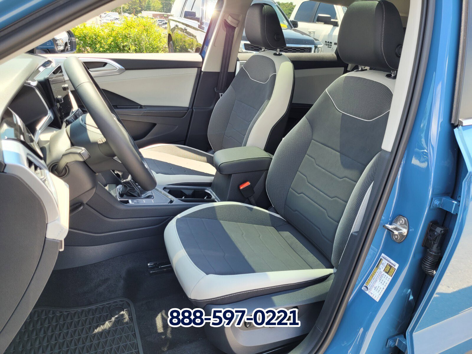 New 2025 Volkswagen Taos SE image 6