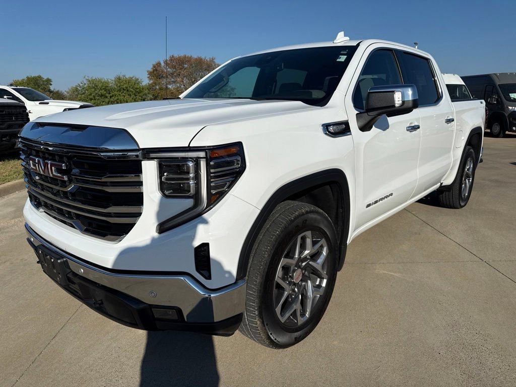 Used 2024 GMC Sierra 1500 SLT AWD/4WD image 4