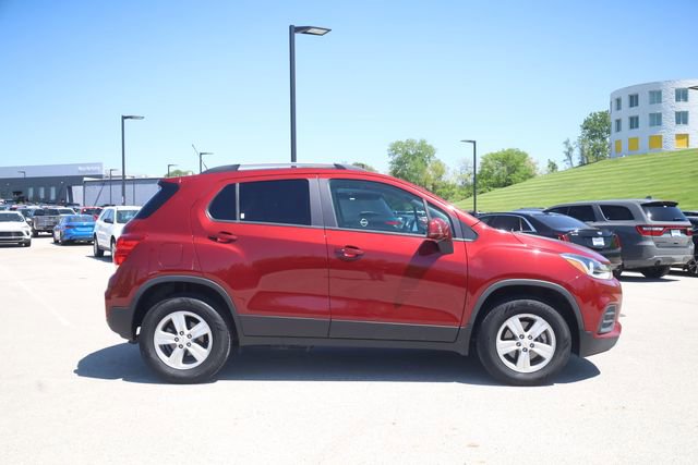 Used 2021 Chevrolet Trax LT w/ LT Convenience Package AWD/4WD image 3