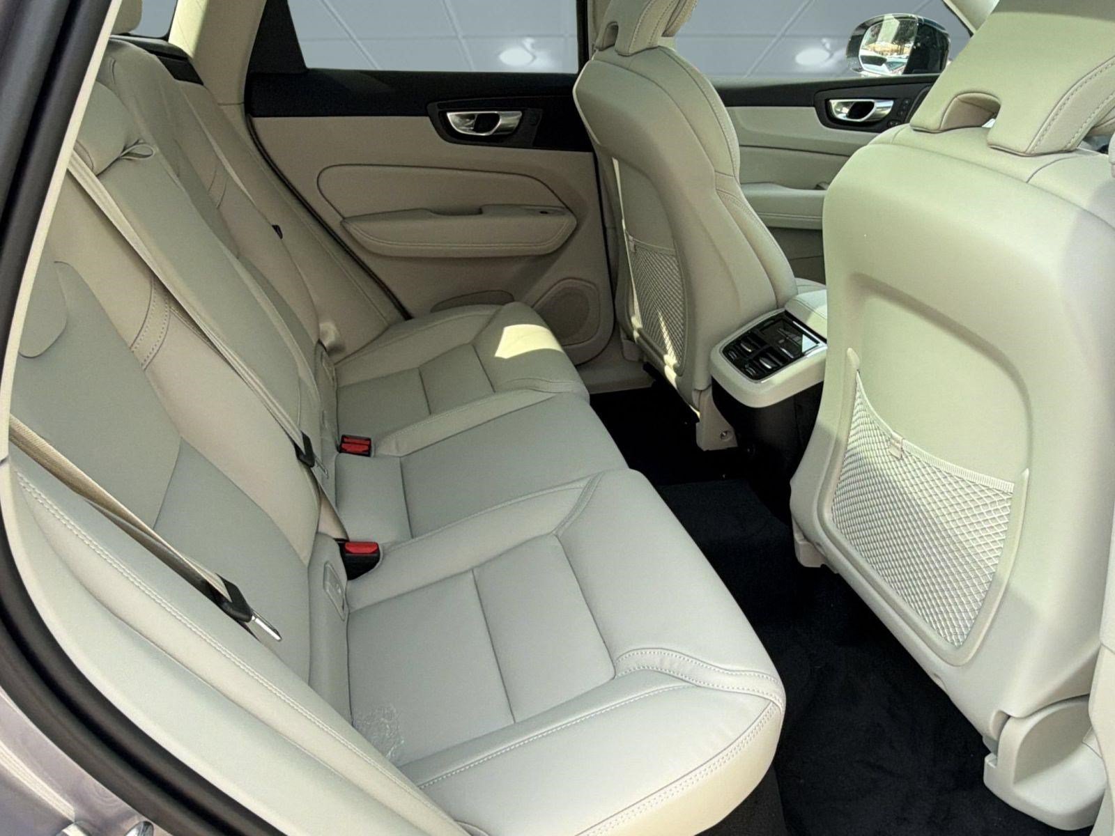 New 2026 Volvo XC60 B5 Ultra w/ Protection Package Premier AWD/4WD image 30