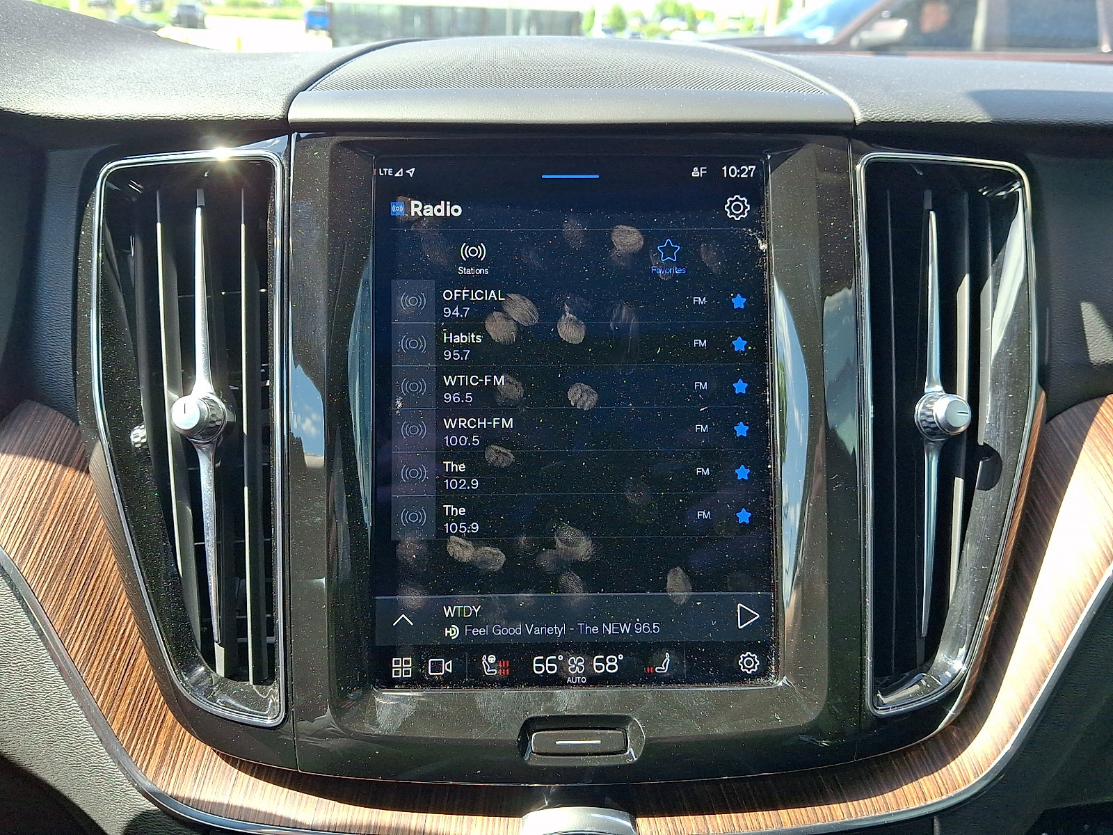 Used 2023 Volvo XC60 B5 Plus AWD/4WD image 17