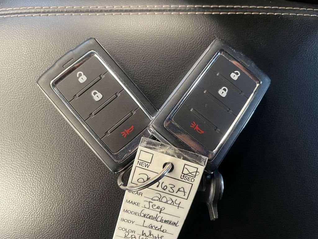 Used 2024 Jeep Grand Cherokee L Laredo RWD image 19