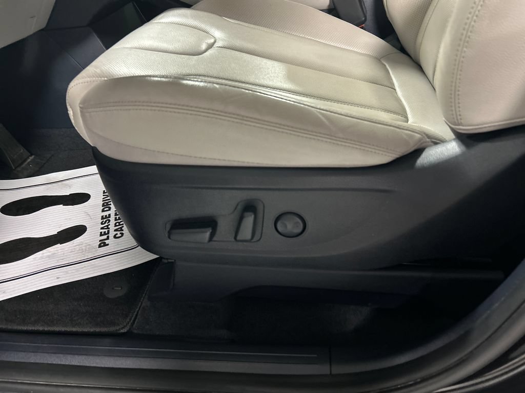Used 2022 Hyundai Palisade SEL w/ Premium Package FWD image 11