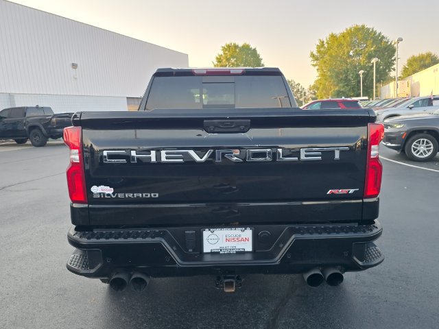 Used 2022 Chevrolet Silverado 1500 RST w/ Convenience Package II AWD/4WD image 4