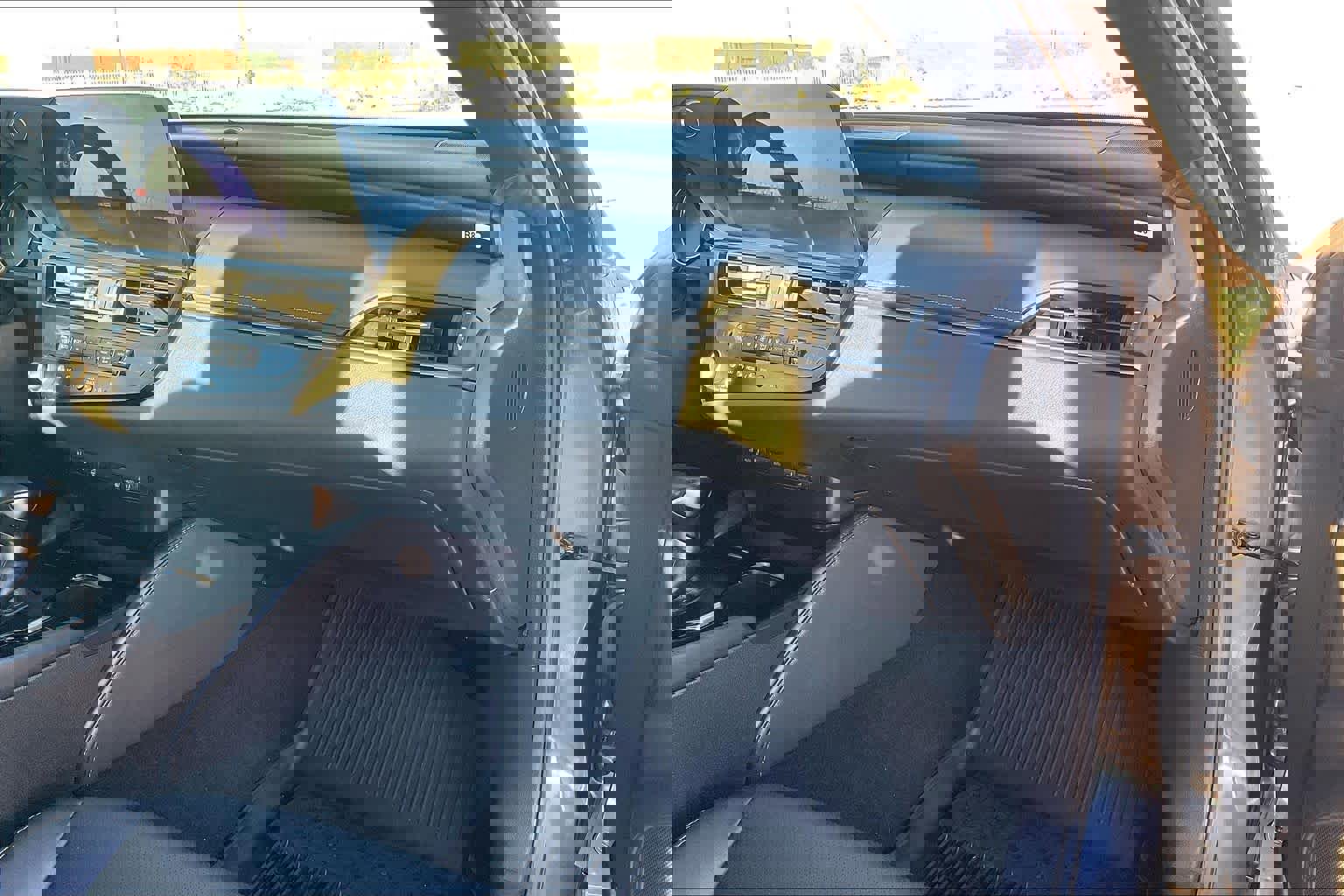 Used 2025 Lexus ES 350 w/ Premium Package image 17