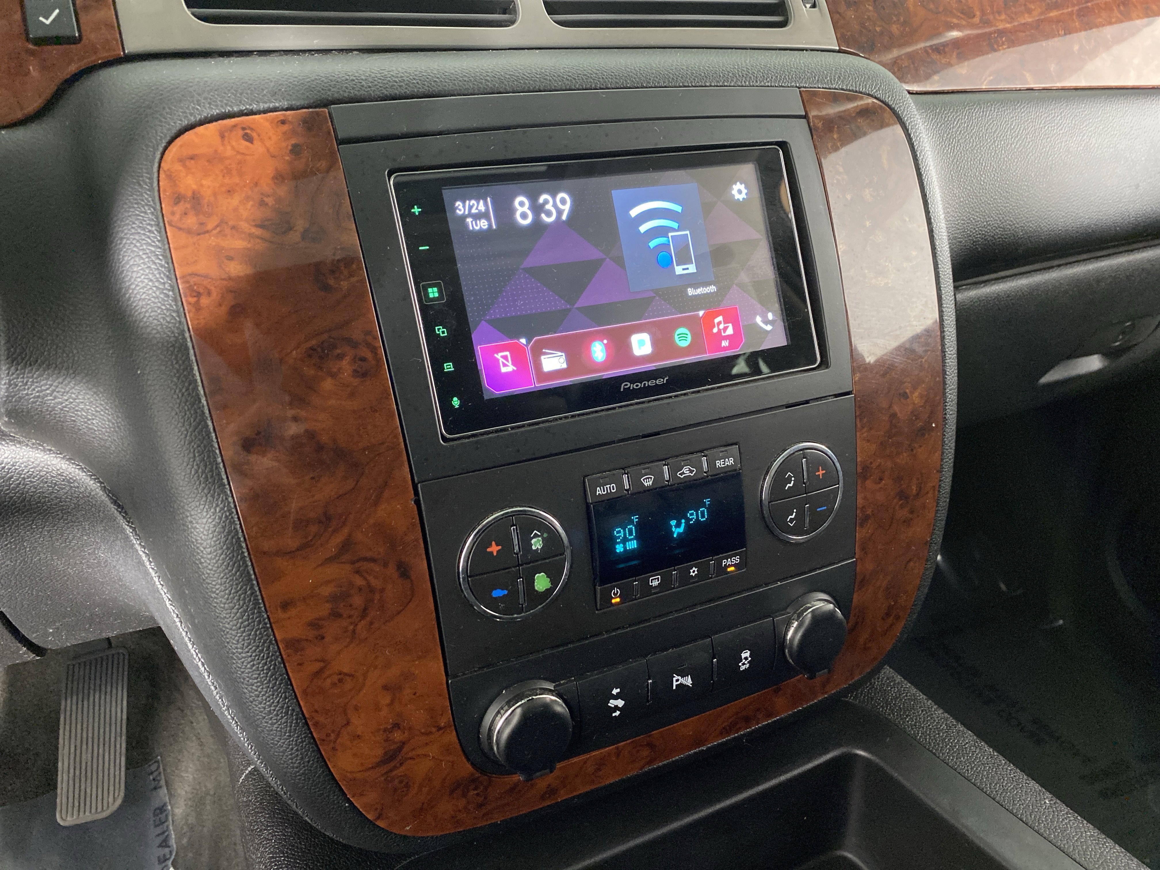 Used 2013 Chevrolet Tahoe LT w/ Luxury Package AWD/4WD image 26