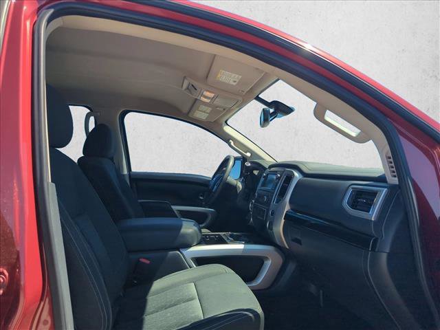 Used 2019 Nissan Titan SV w/ SV Convenience Package image 16