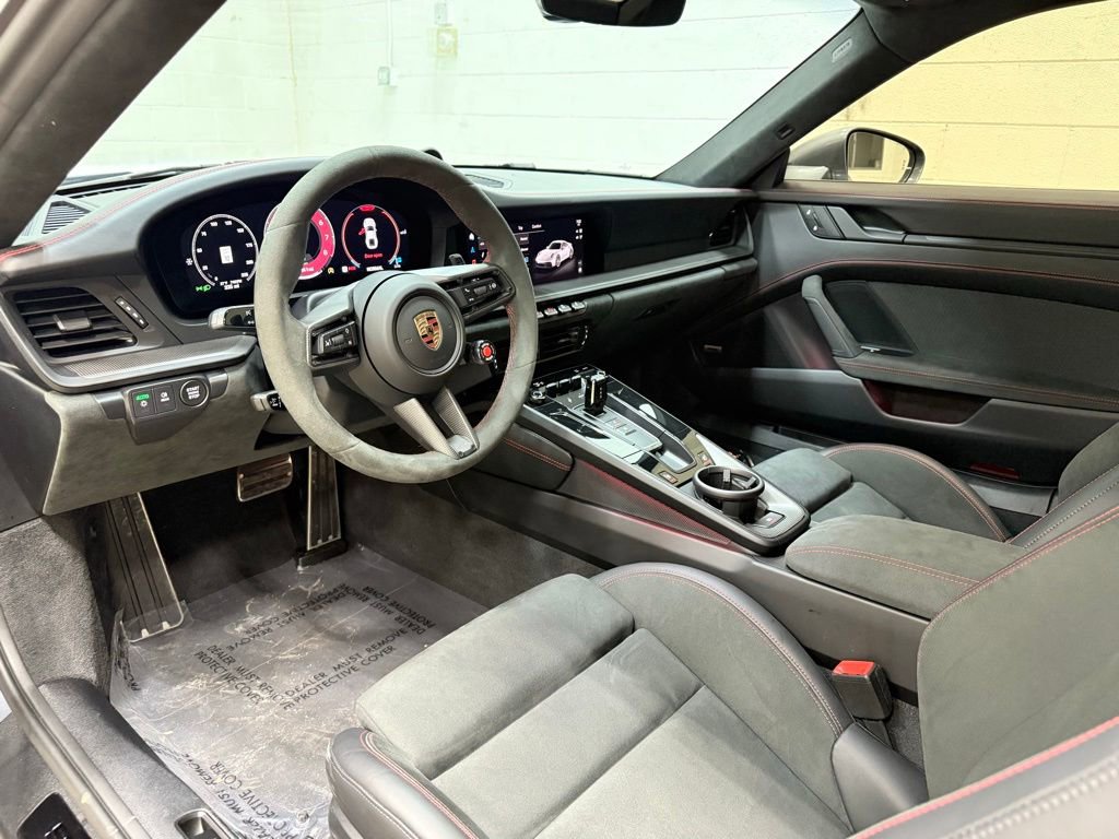 Used 2025 Porsche 911 Carrera 4 GTS image 37