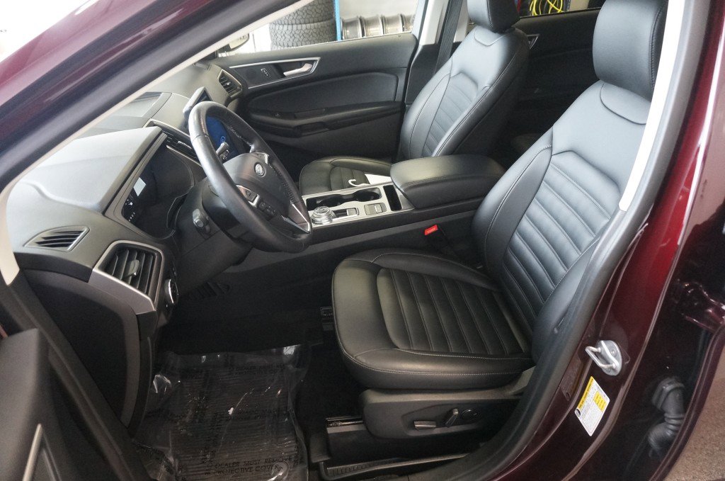 Used 2024 Ford Edge SEL w/ Convenience Package image 11