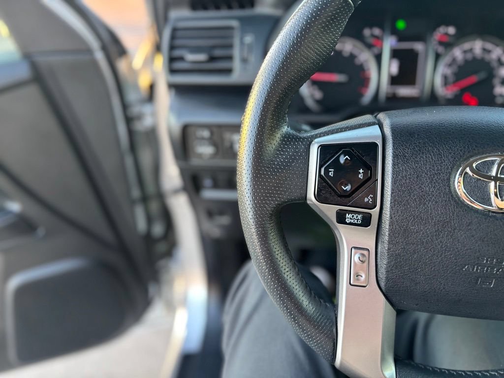 Used 2020 Toyota 4Runner Limited AWD/4WD image 18