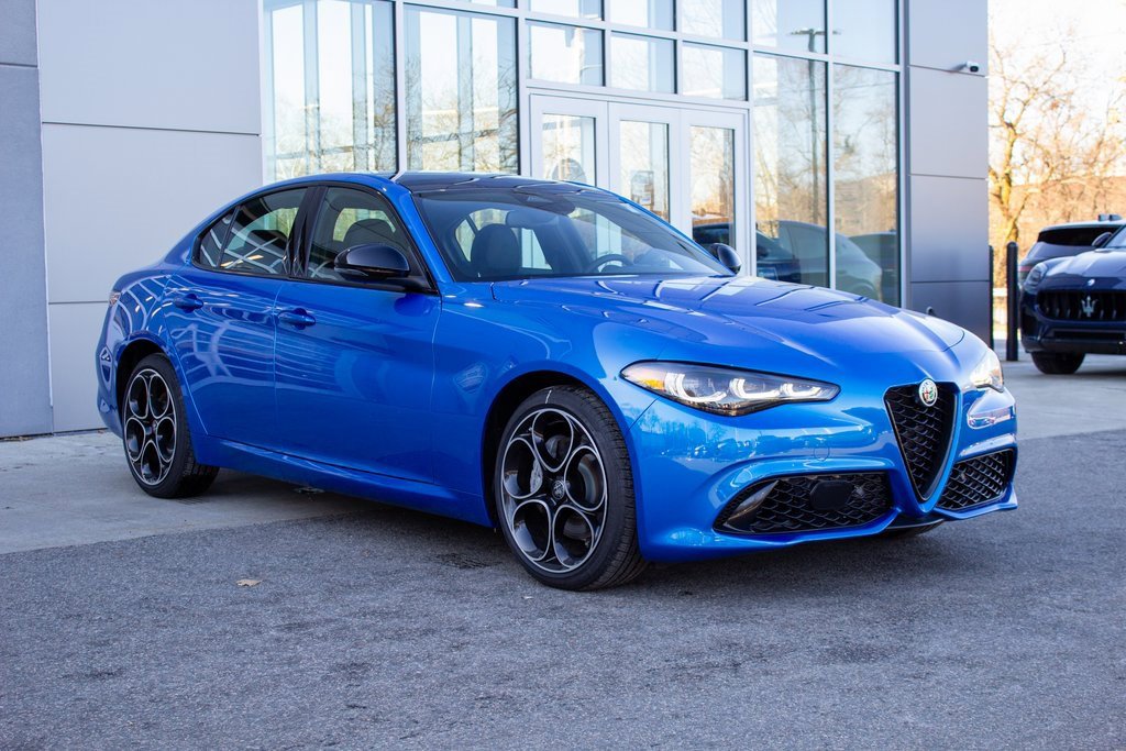New 2025 Alfa Romeo Giulia AWD image 3