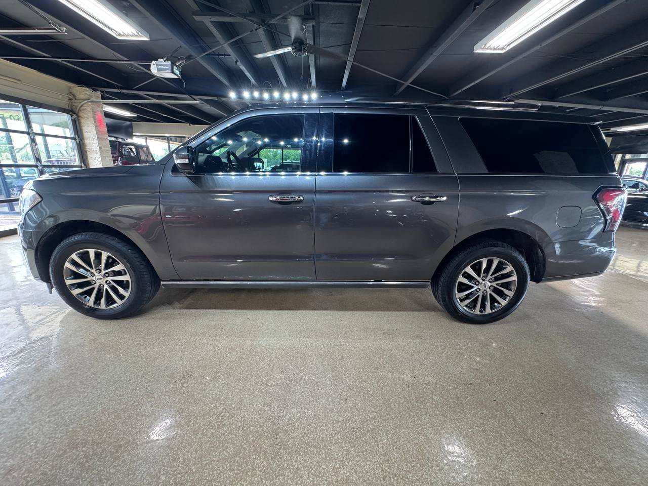 Used 2018 Ford Expedition Max Limited w/ Equipment Group 301A RWD image 4