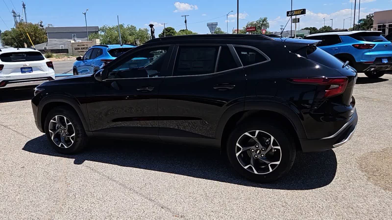 Used 2025 Chevrolet Trax LT w/ Driver Confidence Package FWD image 5