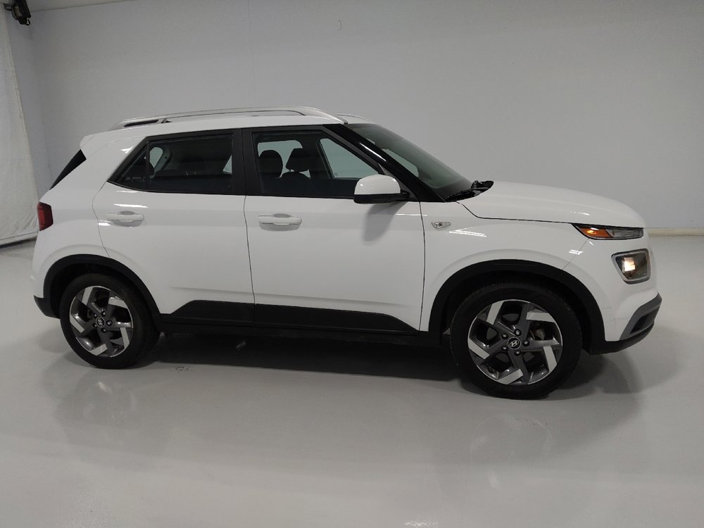 Used 2022 Hyundai Venue SEL image 11