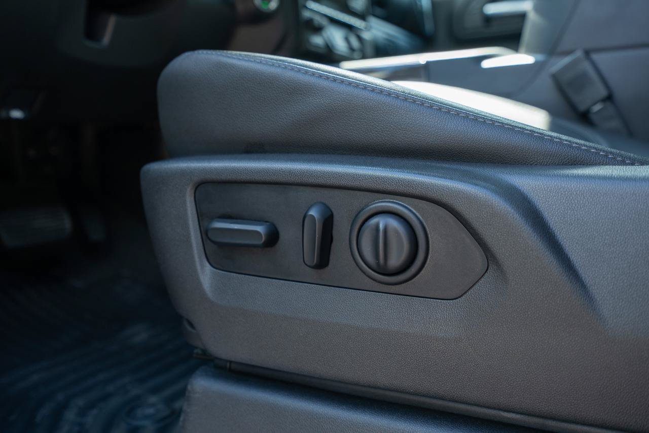 Used 2019 Chevrolet Silverado 1500 LTZ w/ LTZ Plus Package AWD/4WD image 17