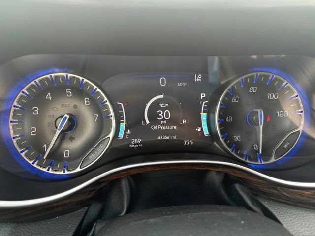 Used 2023 Chrysler Pacifica Limited FWD image 28