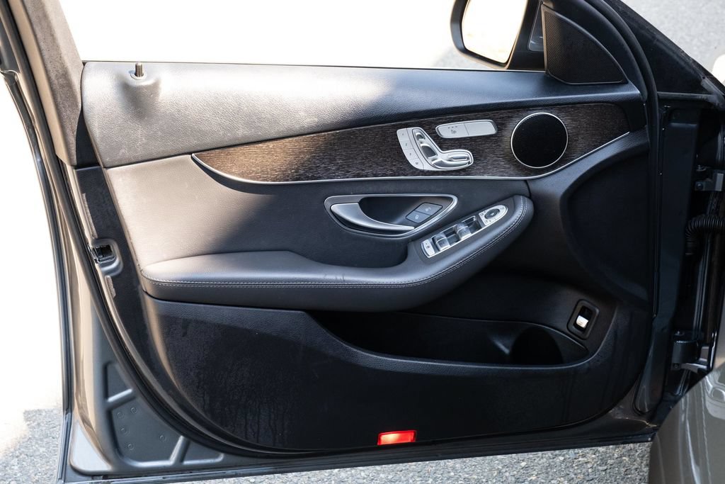 Used 2019 Mercedes-Benz C 300 Sedan image 12