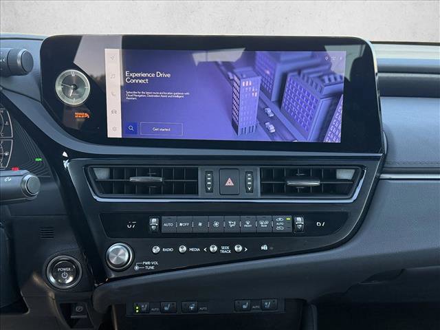Used 2025 Lexus ES 300h w/ Premium Package image 17
