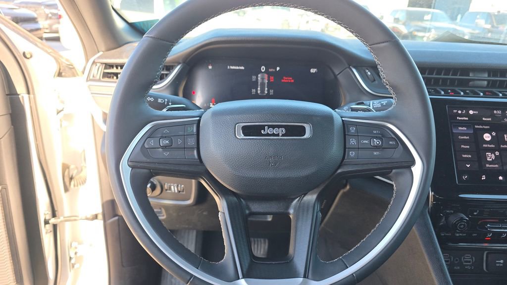 Used 2024 Jeep Grand Cherokee Altitude AWD/4WD image 14