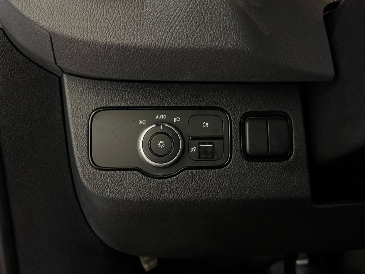 Used 2025 Mercedes-Benz Sprinter 2500 image 20