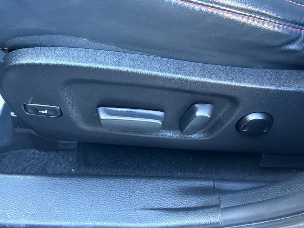 Used 2019 Toyota Highlander SE AWD/4WD image 14