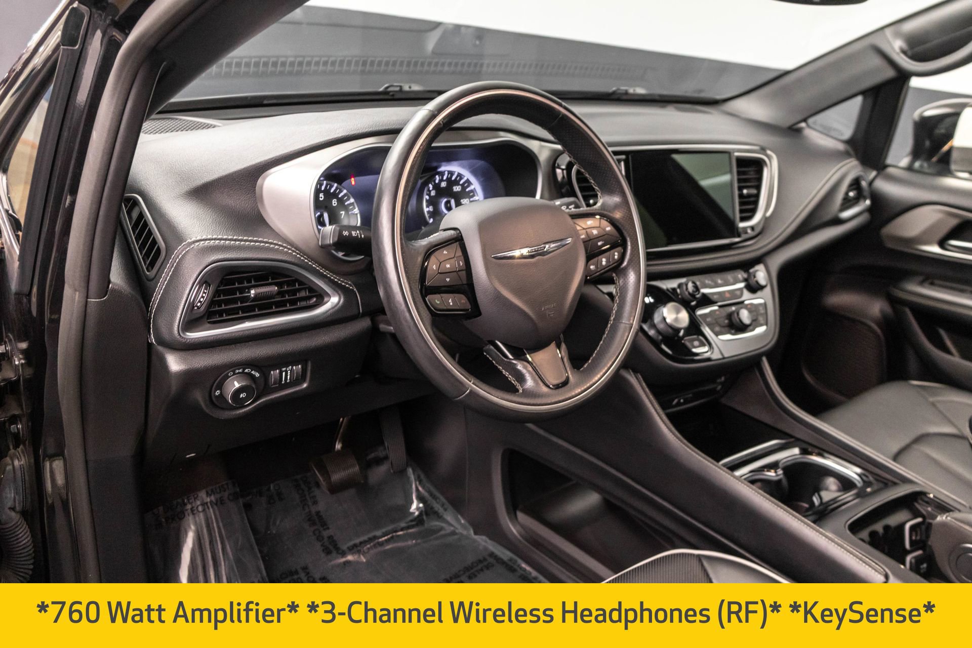 Used 2021 Chrysler Pacifica Limited w/ Uconnect Theater Family Group AWD/4WD image 5