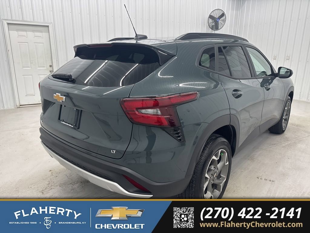 Used 2025 Chevrolet Trax LT w/ Driver Confidence Package image 3