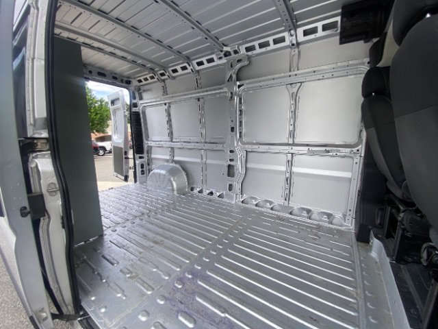 Used 2023 RAM ProMaster 2500 w/ Driver Convenience Group FWD image 18