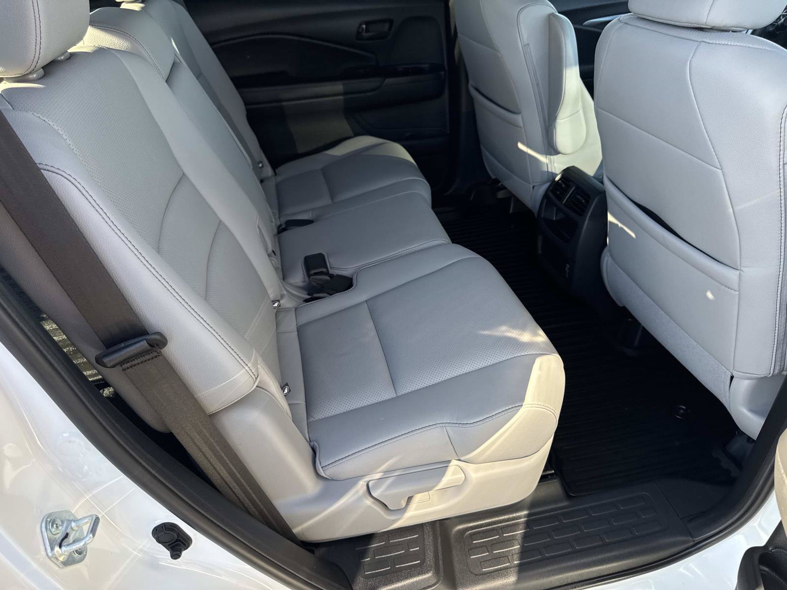 Used 2023 Honda Passport EX-L image 32