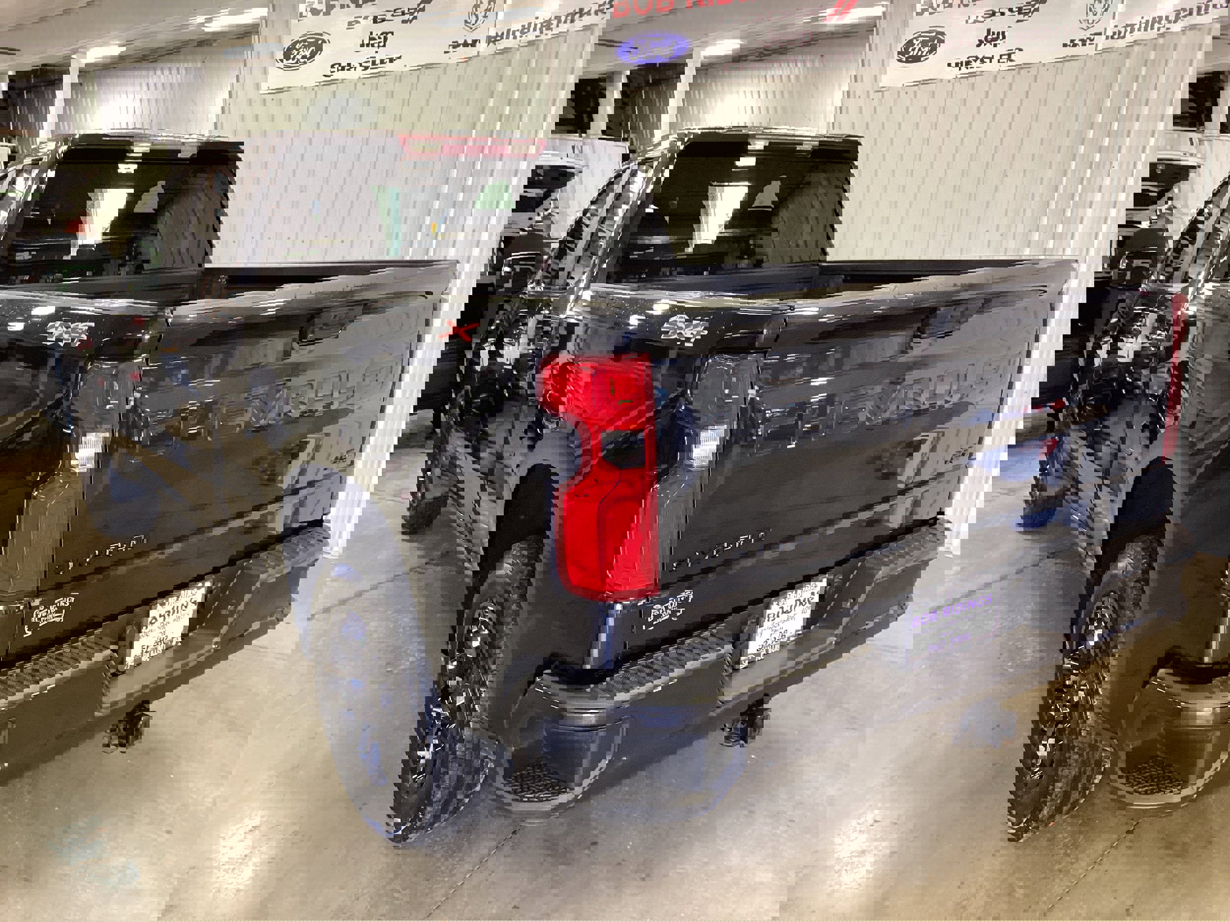 Used 2023 Chevrolet Silverado 1500 RST w/ Protection Package image 3