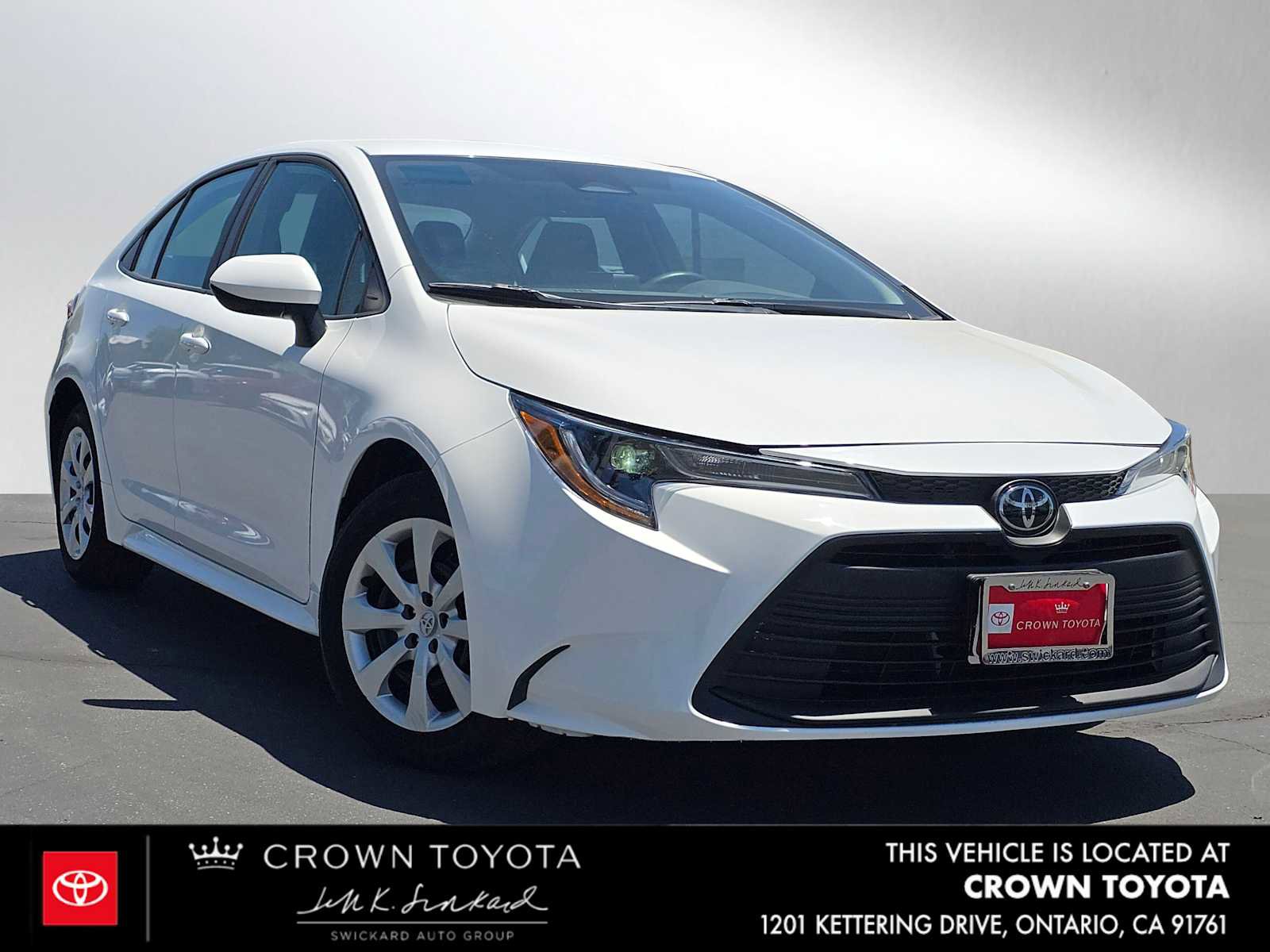 Certified 2025 Toyota Corolla LE FWD image 1