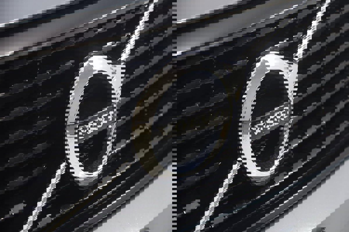 Used 2020 Volvo XC40 T5 R-Design image 16