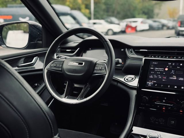 Used 2022 Jeep Grand Cherokee Altitude image 21