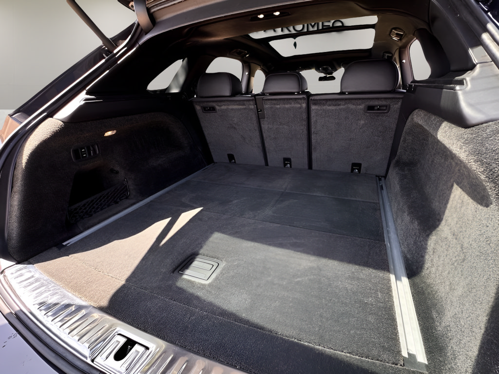 Used 2021 Bentley Bentayga AWD/4WD image 25