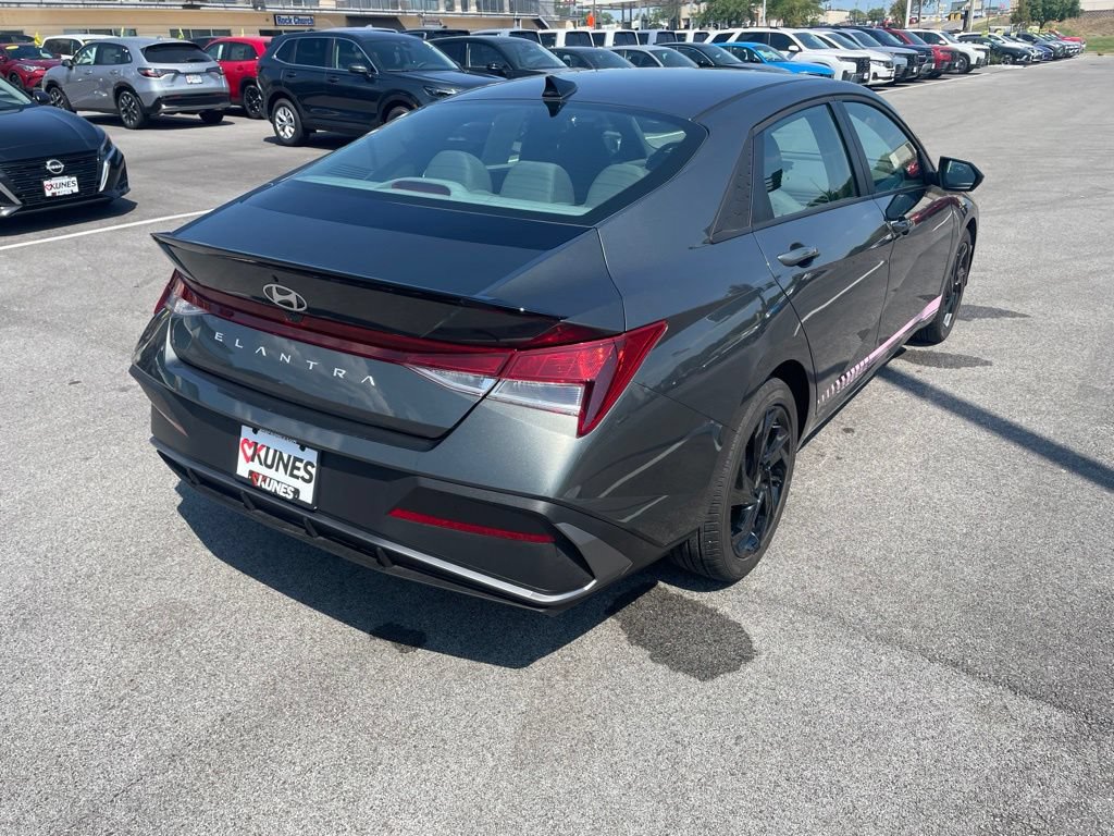 Used 2026 Hyundai Elantra Sport FWD image 4