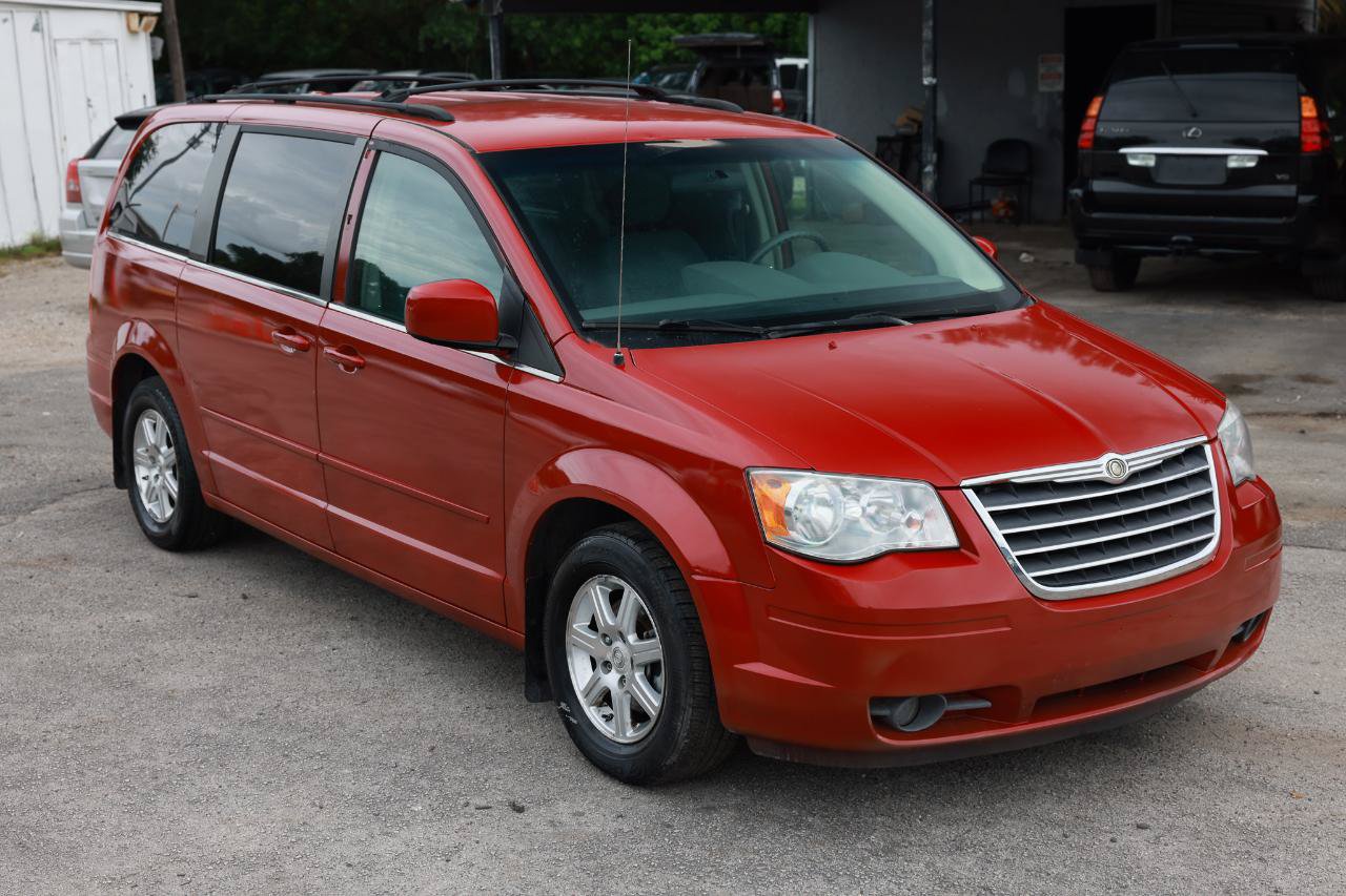 Used 2008 Chrysler Town & Country Touring w/ Entertainment Group #2 FWD image 15