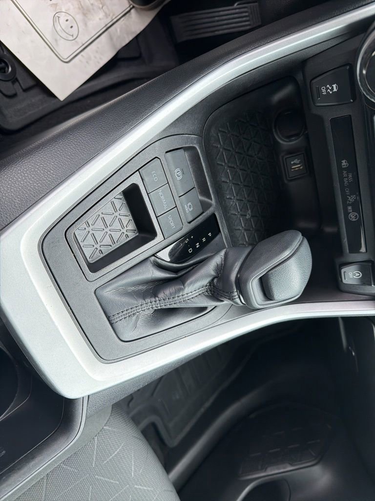 Used 2023 Toyota RAV4 XLE image 22