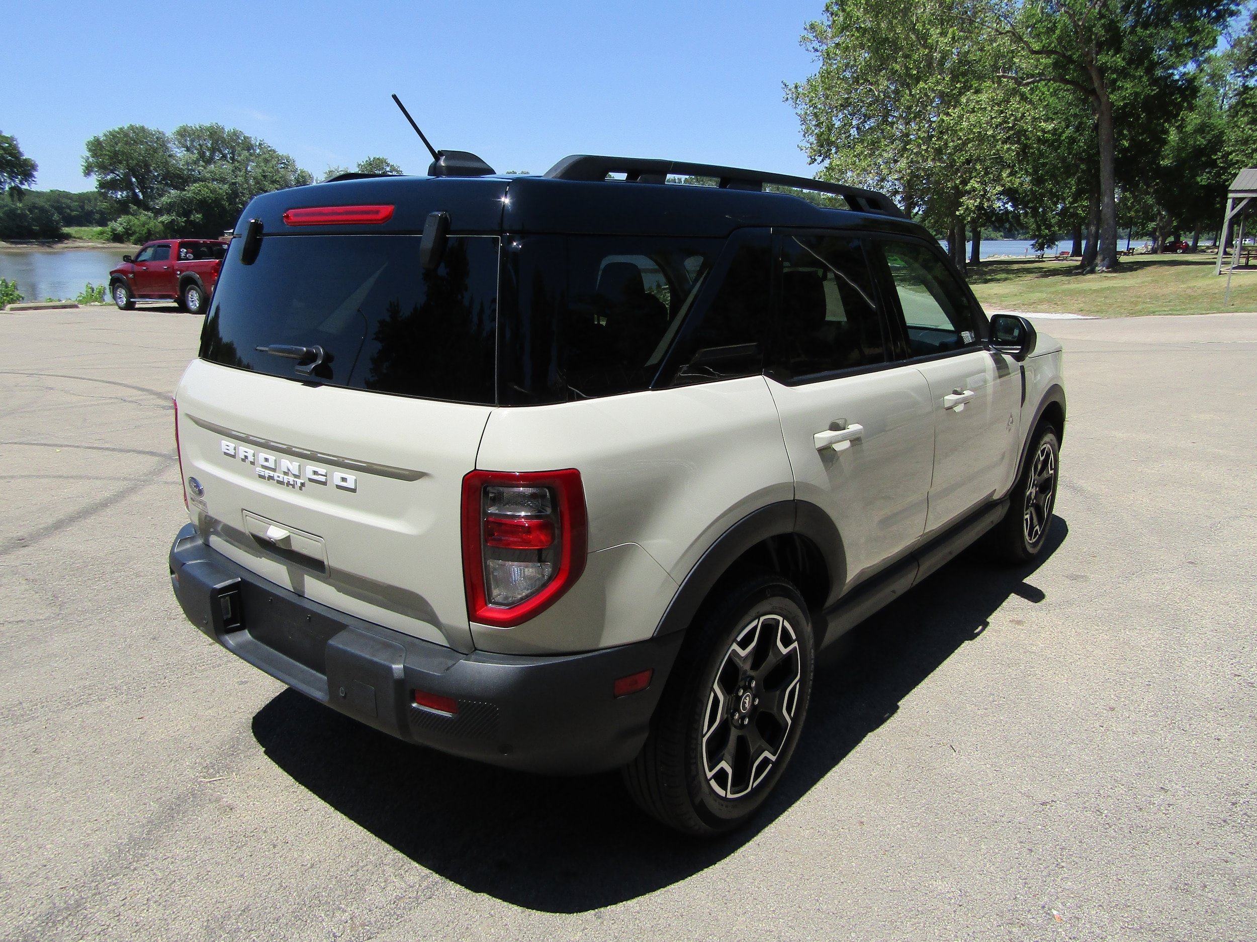 Used 2025 Ford Bronco Sport Outer Banks w/ Outer Banks Tech Package+ AWD/4WD image 4