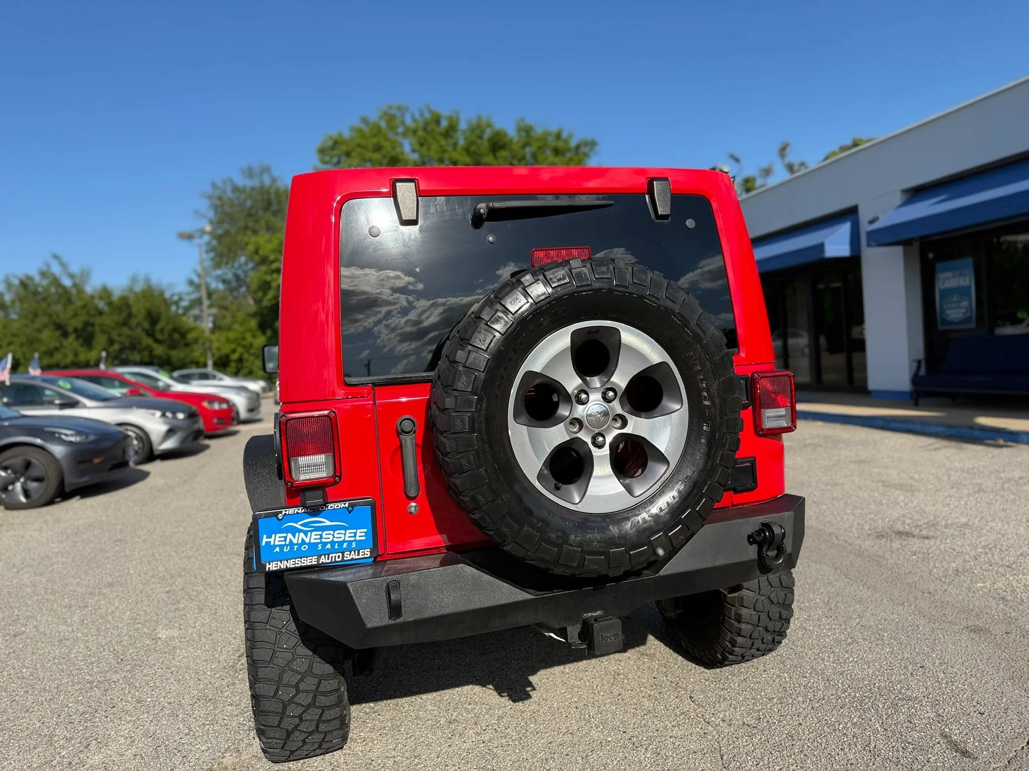 Used 2016 Jeep Wrangler Unlimited Sahara w/ Connectivity Group AWD/4WD image 37