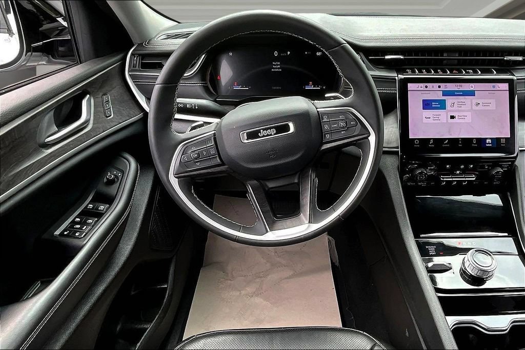 Used 2023 Jeep Grand Cherokee L Limited w/ Luxury Tech Group II AWD/4WD image 8